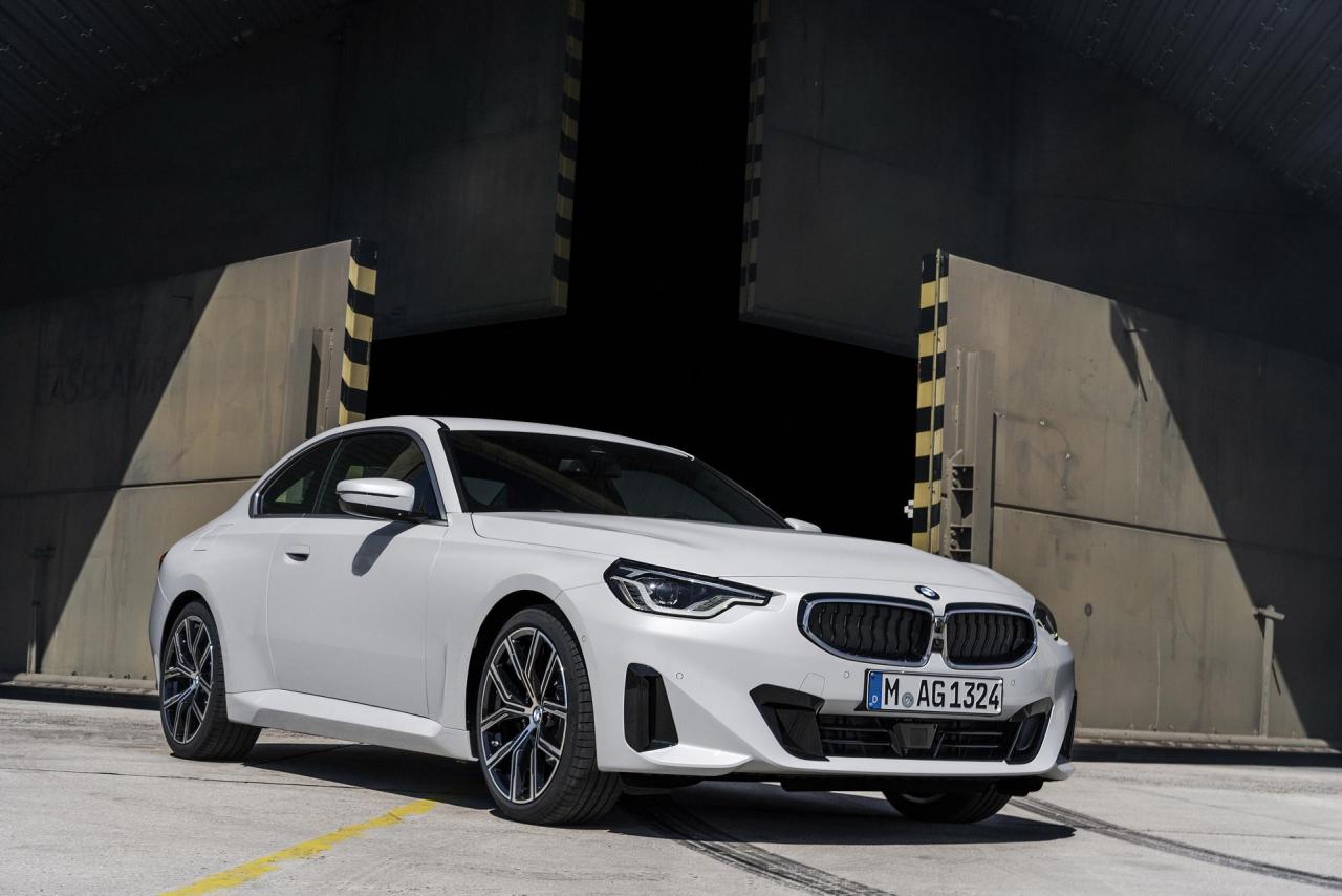 2022-BMW-2-Series-Coupe-M240i-230i-55.thumb.jpg.2149dcc7168bb4640906aaedc95ef3c8.jpg