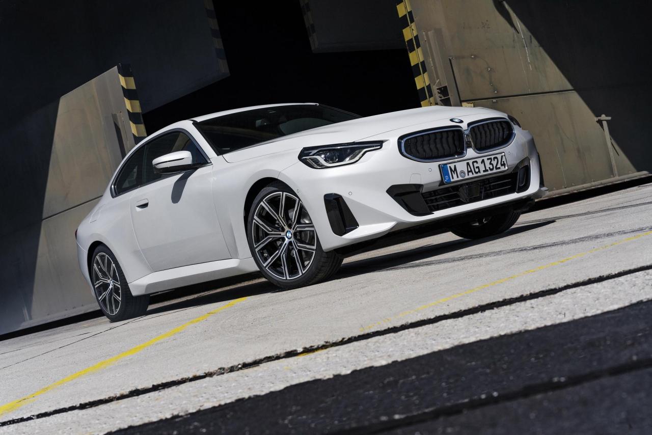 2022-BMW-2-Series-Coupe-M240i-230i-56.thumb.jpg.212ec0fe213f45cfcbeb7cda732331bf.jpg