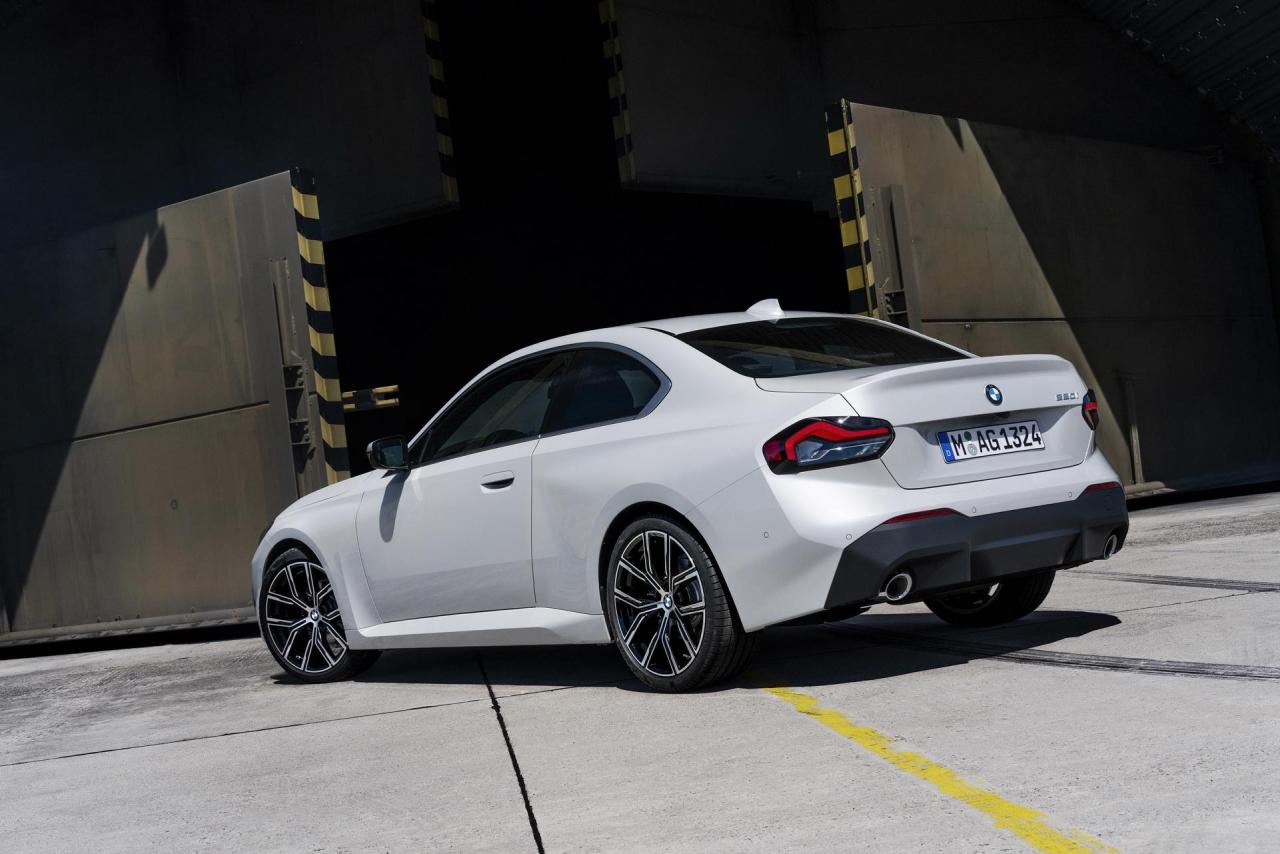 2022-BMW-2-Series-Coupe-M240i-230i-58.thumb.jpg.ce1792b65a6a60a275063c2dbd3c582e.jpg