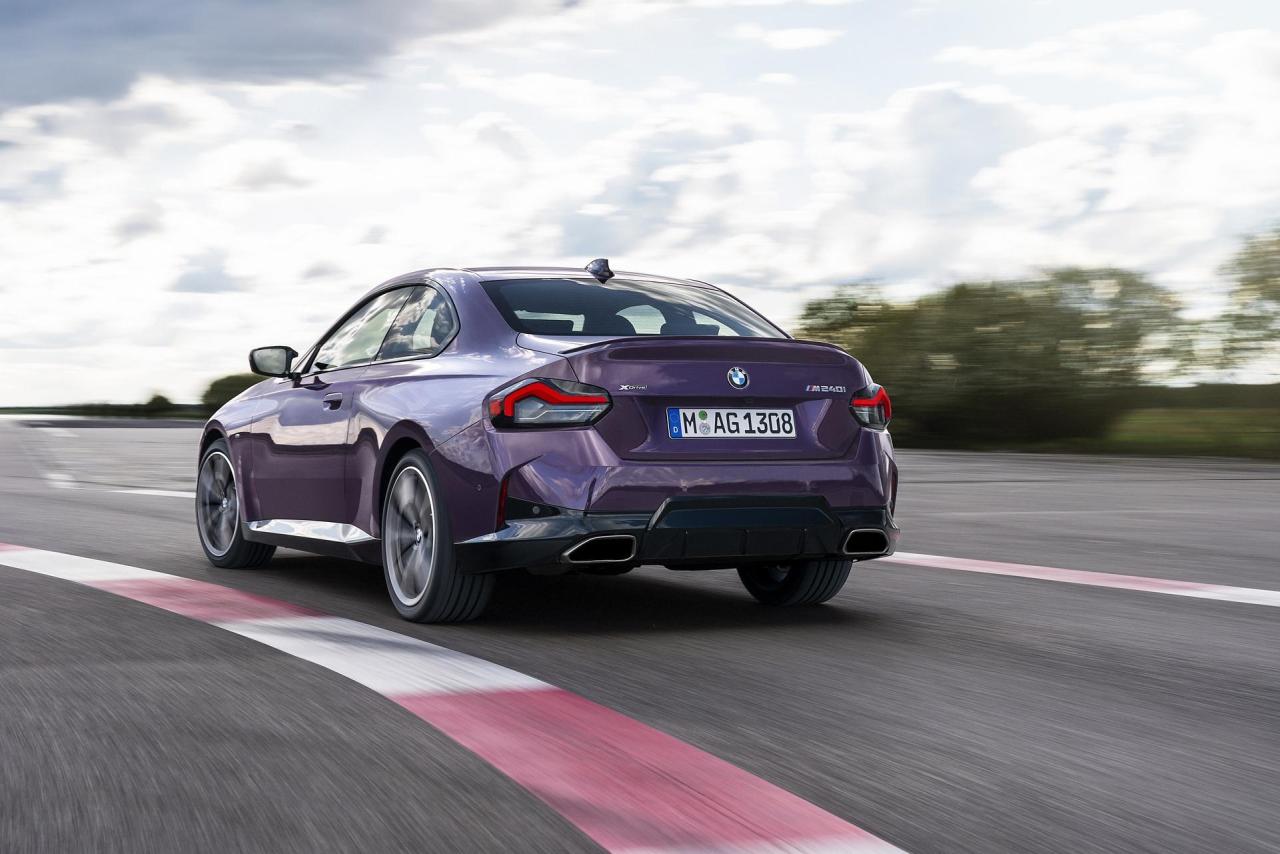2022-BMW-2-Series-Coupe-M240i-230i-9.thumb.jpg.1fd6af272378c611ce2243e3bb72ae29.jpg