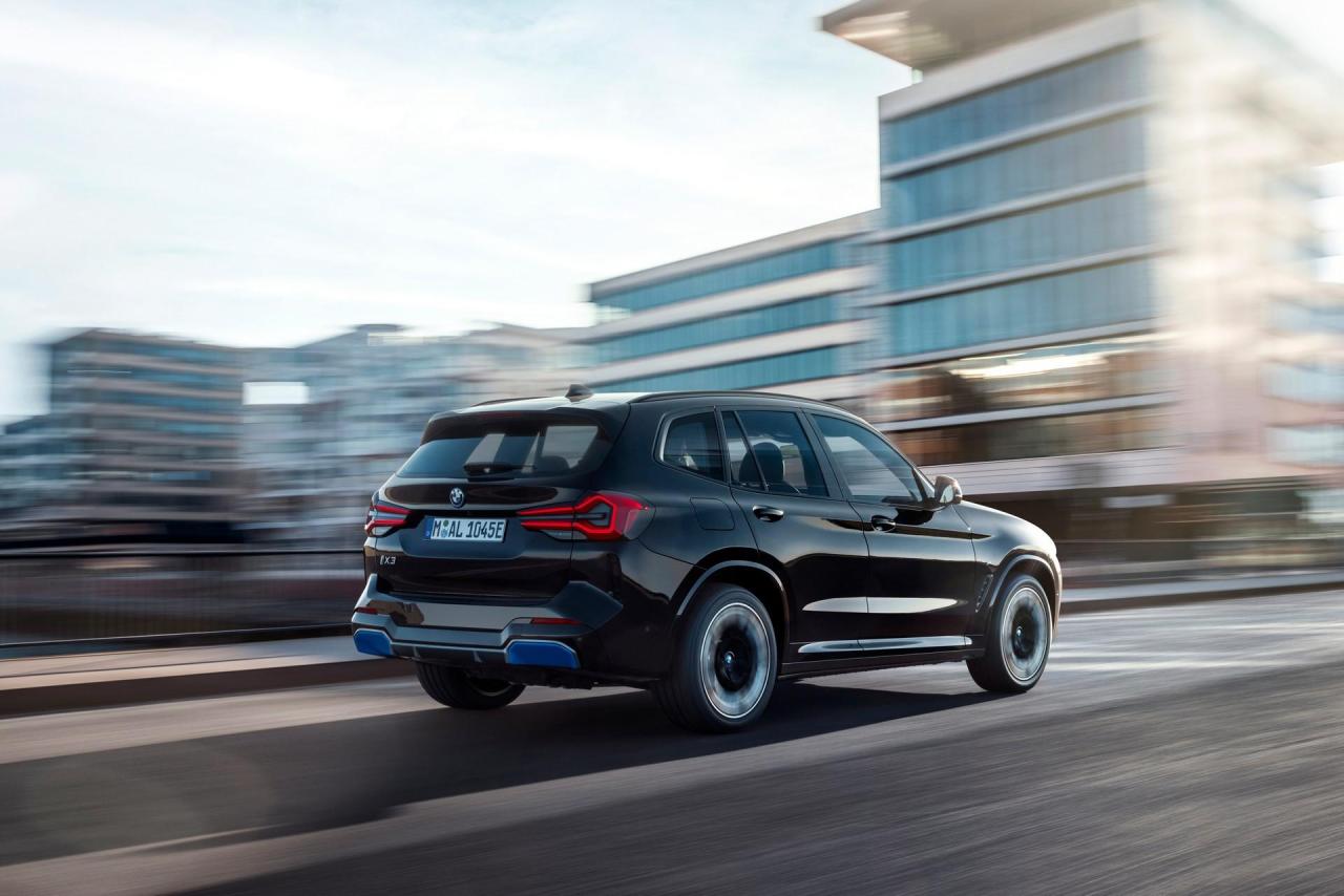 2022-BMW-iX3-17.thumb.jpg.37ab7bff01cfe13cc1fc84a02572d4a3.jpg
