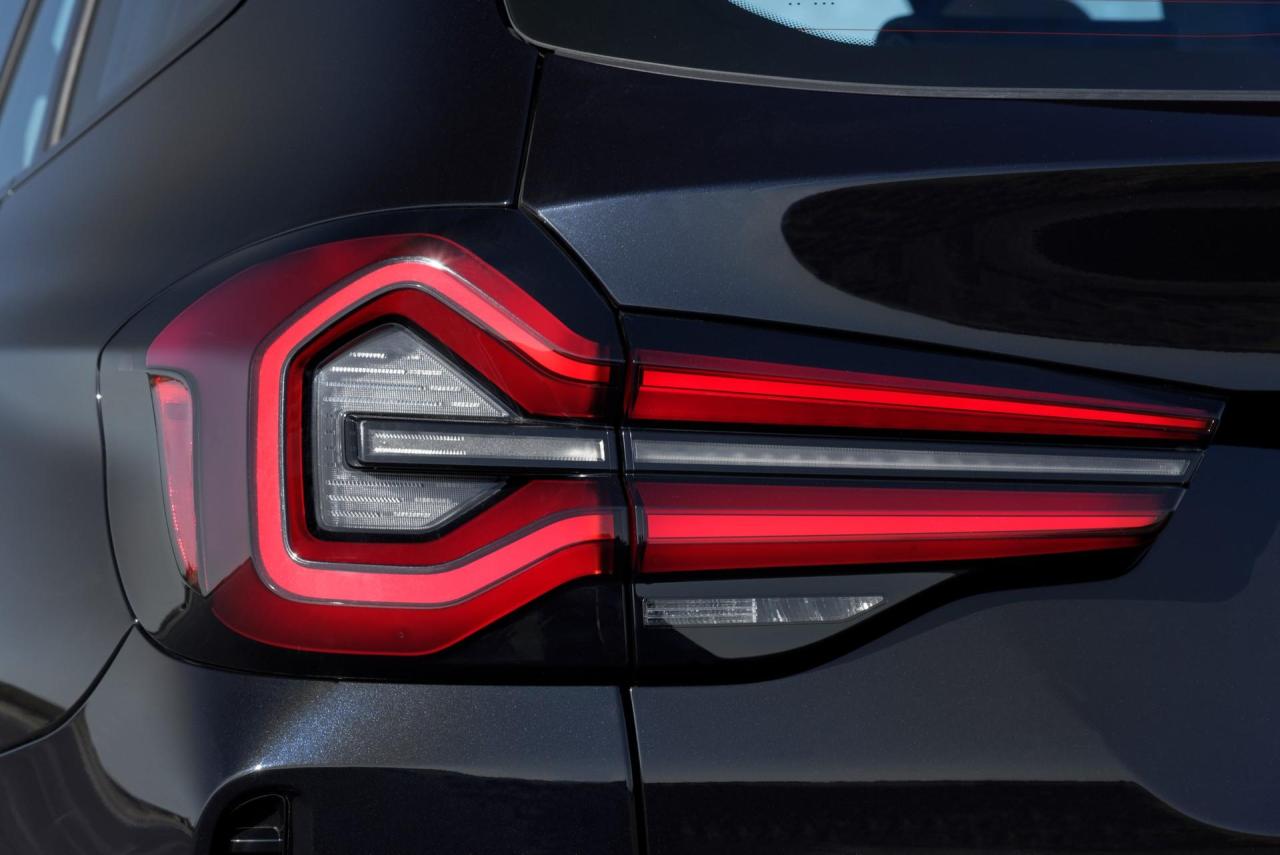 2022-BMW-iX3-39.thumb.jpg.37a294592377e7475e1220ae7b430221.jpg