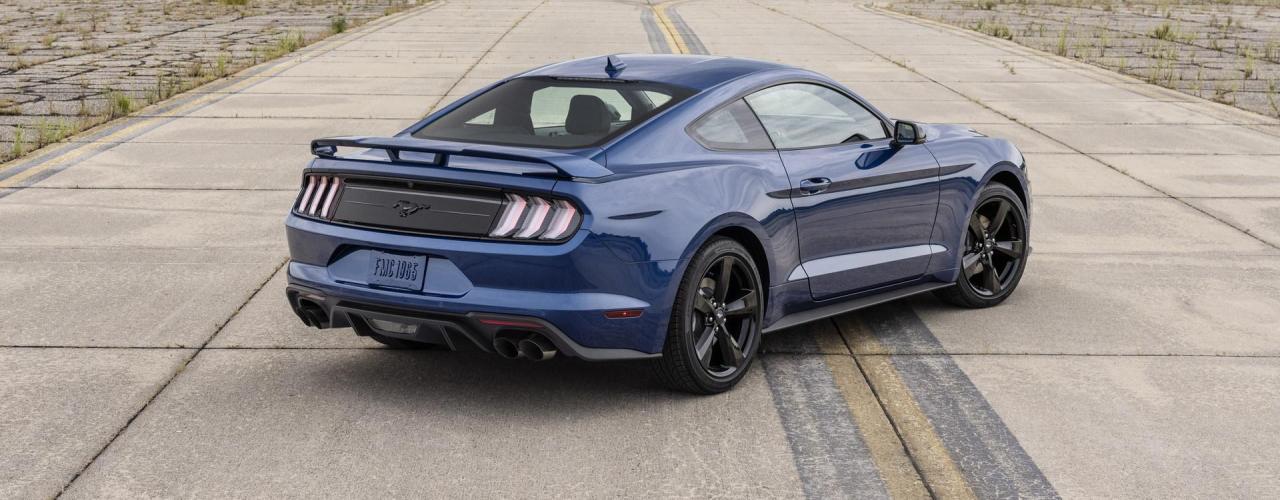 2022-Ford-Mustang-Stealth-Edition-3.thumb.jpg.8fc892886045ed56aeca8d5df0278bf5.jpg