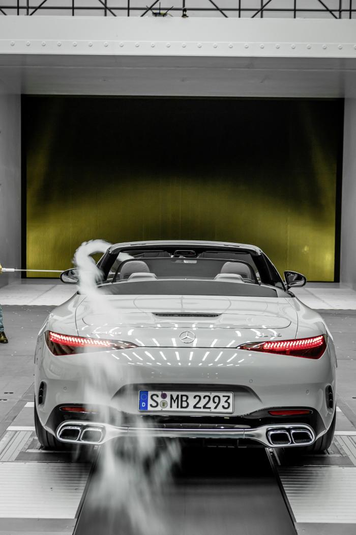 2022-Mercedes-AMG-SL-137.thumb.jpg.63f3387fa89a698c43f8cf9d37775722.jpg