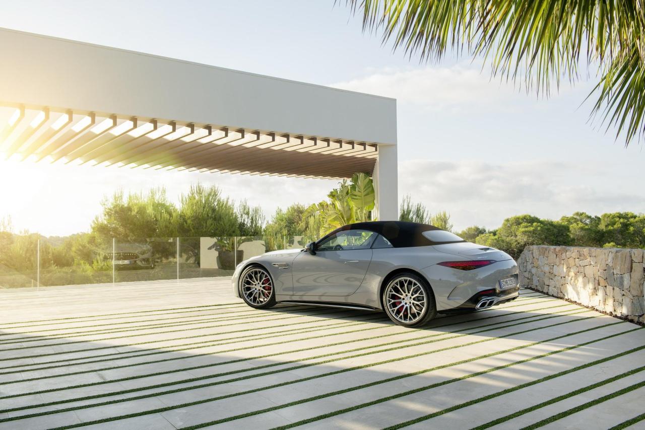 2022-Mercedes-AMG-SL-27.thumb.jpg.9fdbf674b3debb70b586c63fc20df3ad.jpg