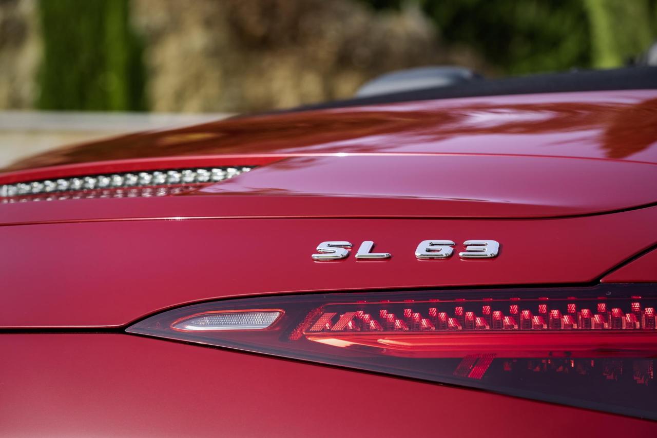 2022-Mercedes-AMG-SL-72.thumb.jpg.fe4801a19d9affd4449b1bafb52b03d2.jpg