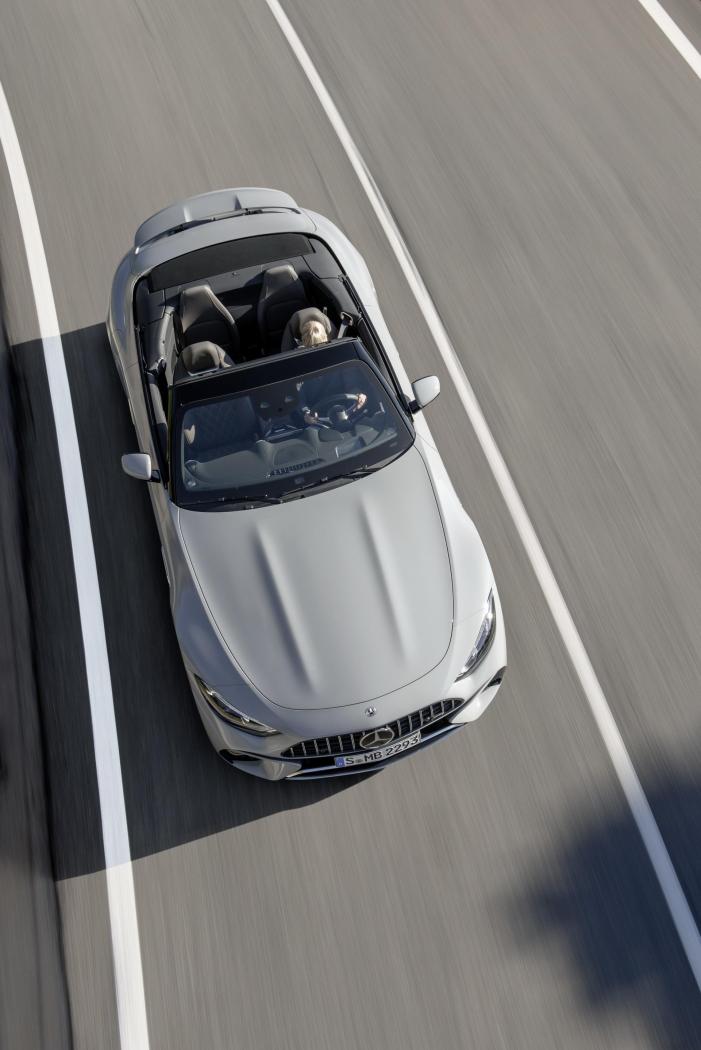 2022-Mercedes-AMG-SL-9-1.thumb.jpg.3de30ce00b8399b7d9821d0e2933b0ff.jpg