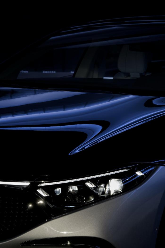 2022-Mercedes-Benz-EQS-18.thumb.jpg.52c4df7b3bde83b9e58f4fbd47d5f909.jpg