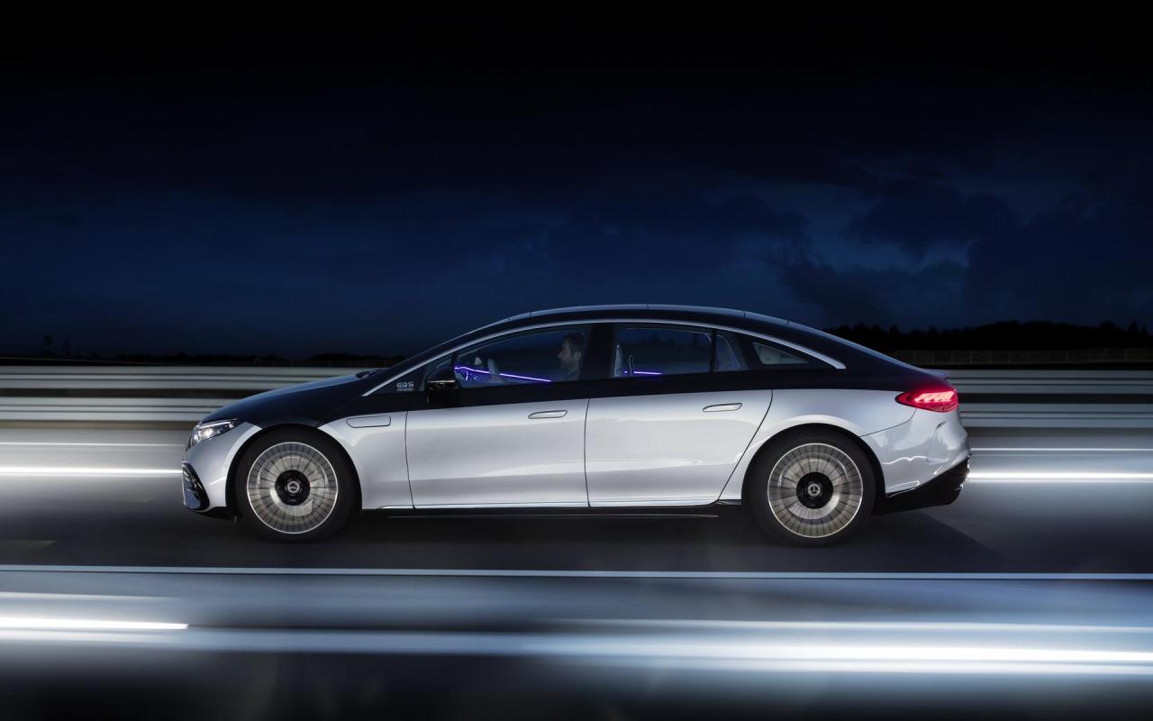 2022-Mercedes-Benz-EQS-23.thumb.jpg.4d95223d98ca1885cea441321d169d3f.jpg
