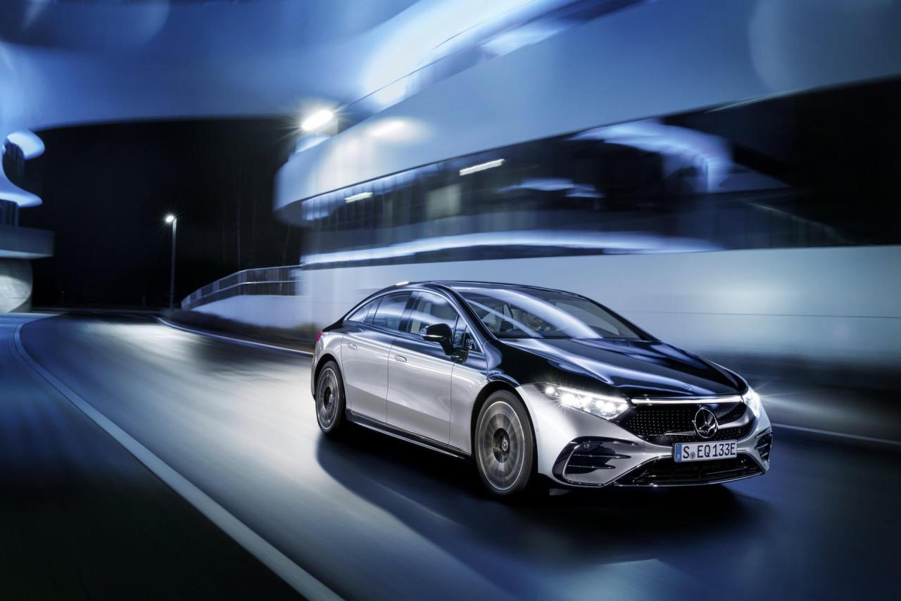 2022-Mercedes-Benz-EQS-6.thumb.jpg.b1f3de015ab3fb01e7ae2e61b523e6fe.jpg