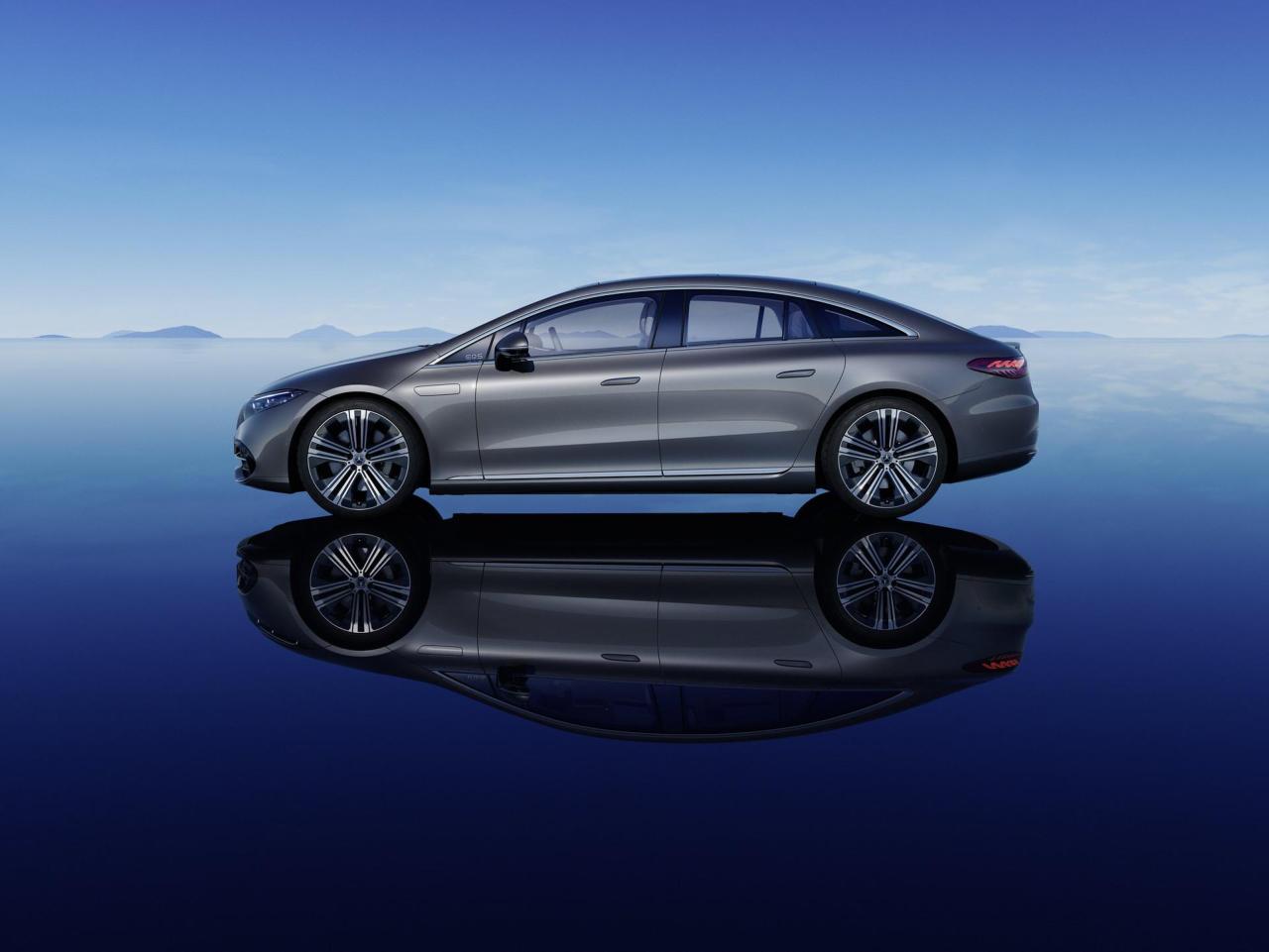 2022-Mercedes-Benz-EQS-B14.thumb.jpg.c0104cbc70f5c2dd738df2b4b1cd3c1b.jpg