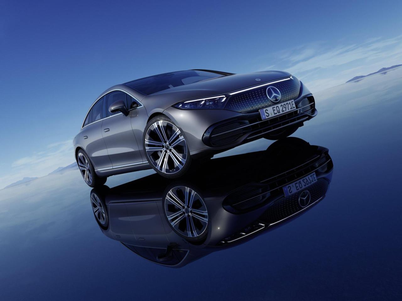 2022-Mercedes-Benz-EQS-B17.thumb.jpg.cd228d905b0a515f677ed4a40603fd28.jpg