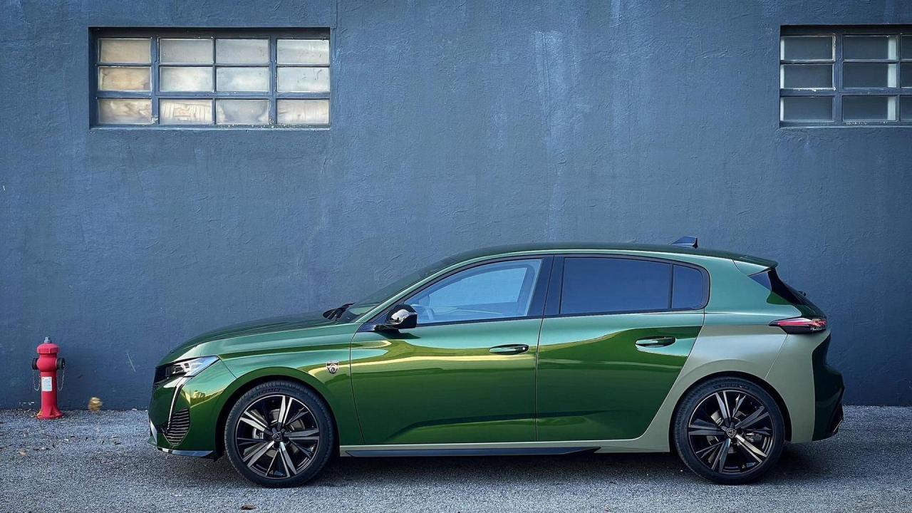 2022-Peugeot-308-GT-Castagna-Milano-Verde-2.thumb.jpg.111d7c4a46330b002025895ae1725ff7.jpg