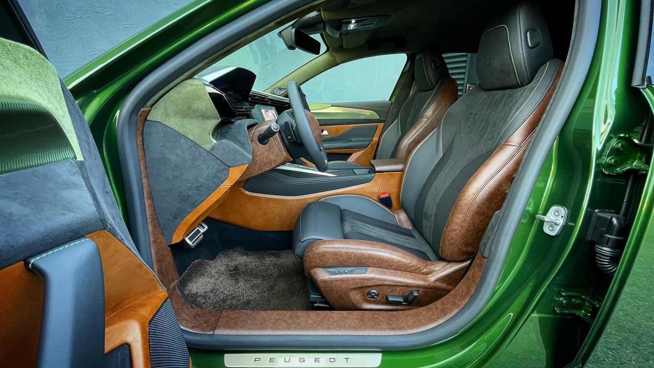 2022-Peugeot-308-GT-Castagna-Milano-Verde-4.thumb.jpg.8e7f76cc7f33b12b715f884e2ae88f3d.jpg