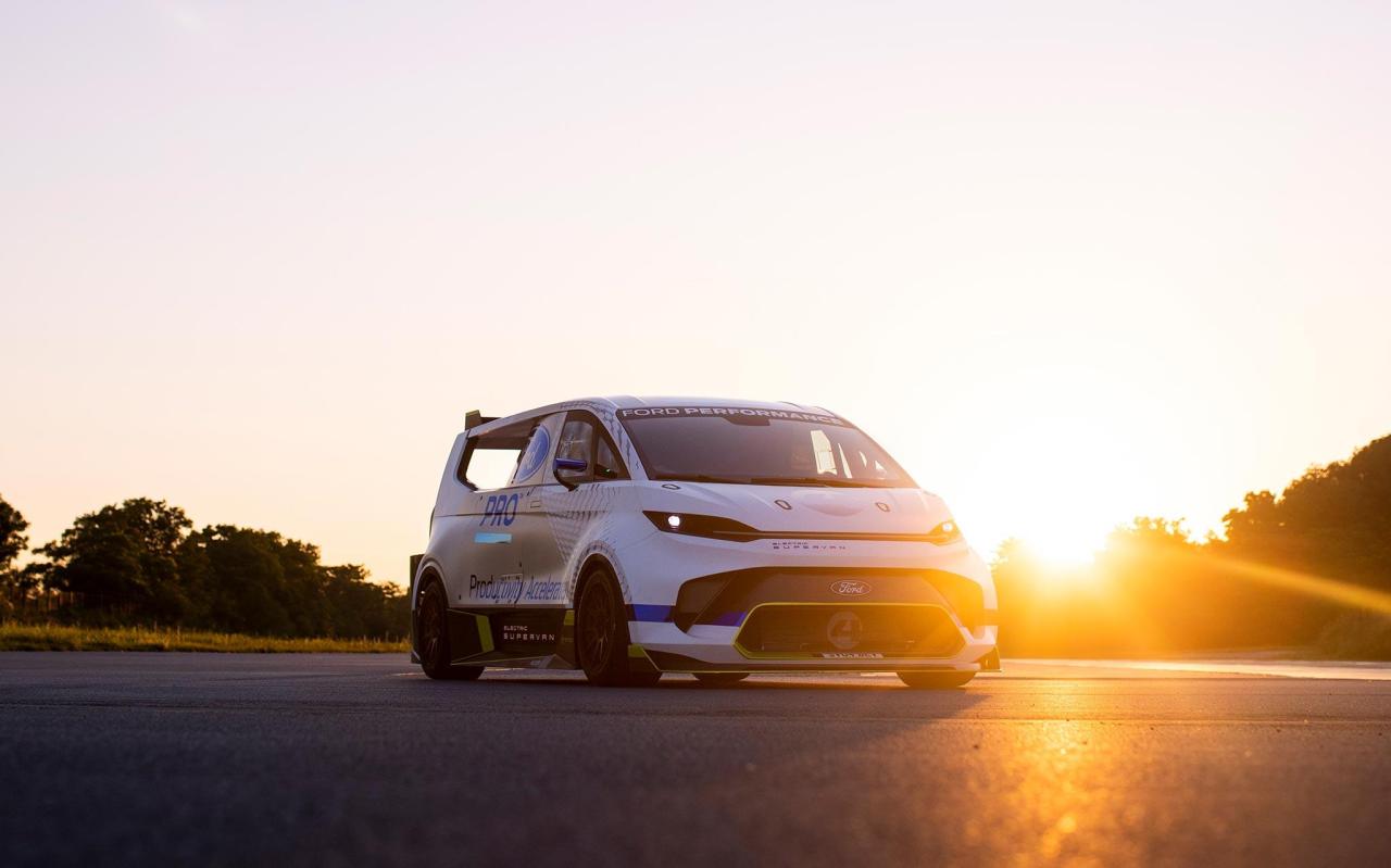 2022_FORD_E-TRANSIT_SUPERVAN_1-LOW.thumb.jpg.0b8c0cd26b229d1dbea437884d7ca322.jpg