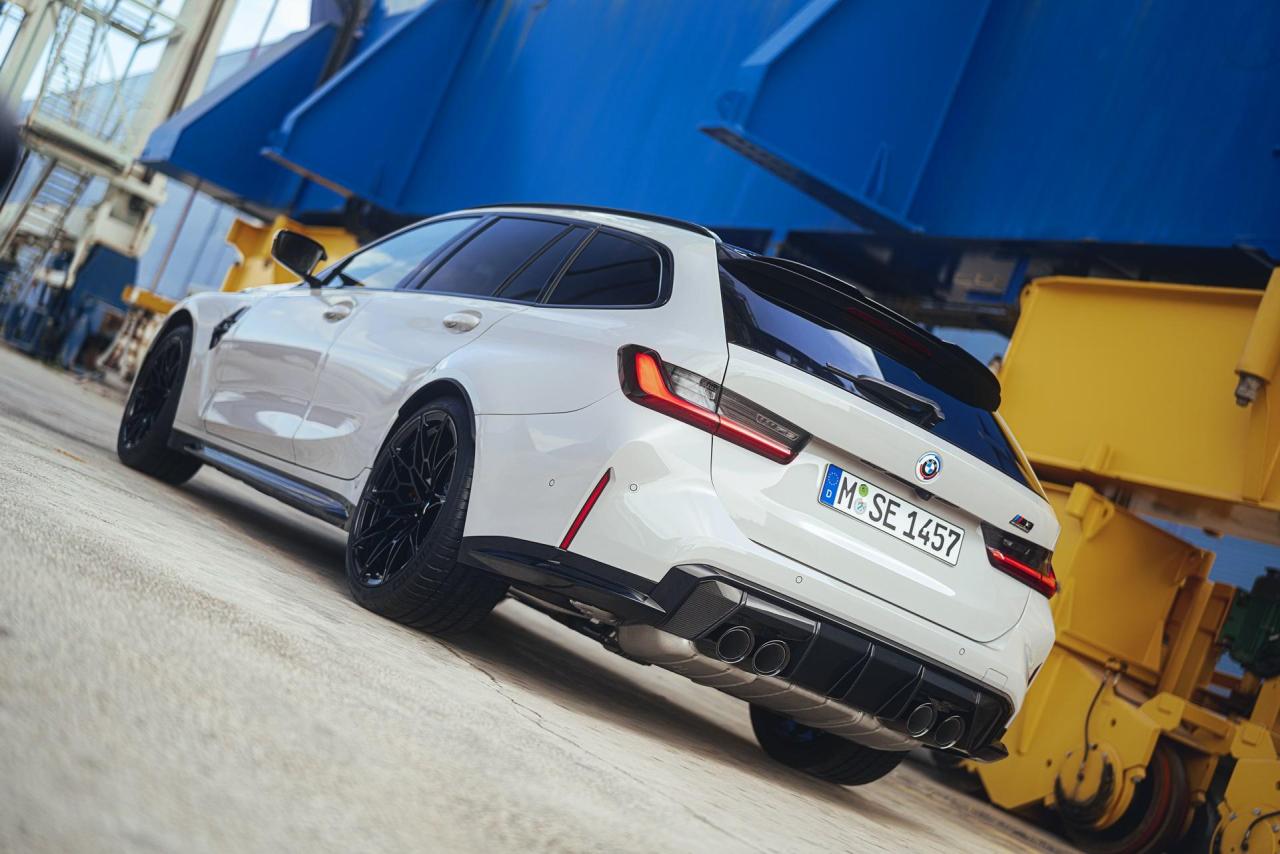 2023-BMW-M3-Touring-48_1.thumb.jpg.eb23553b6608553ec6c6fee8dd4842d3.jpg