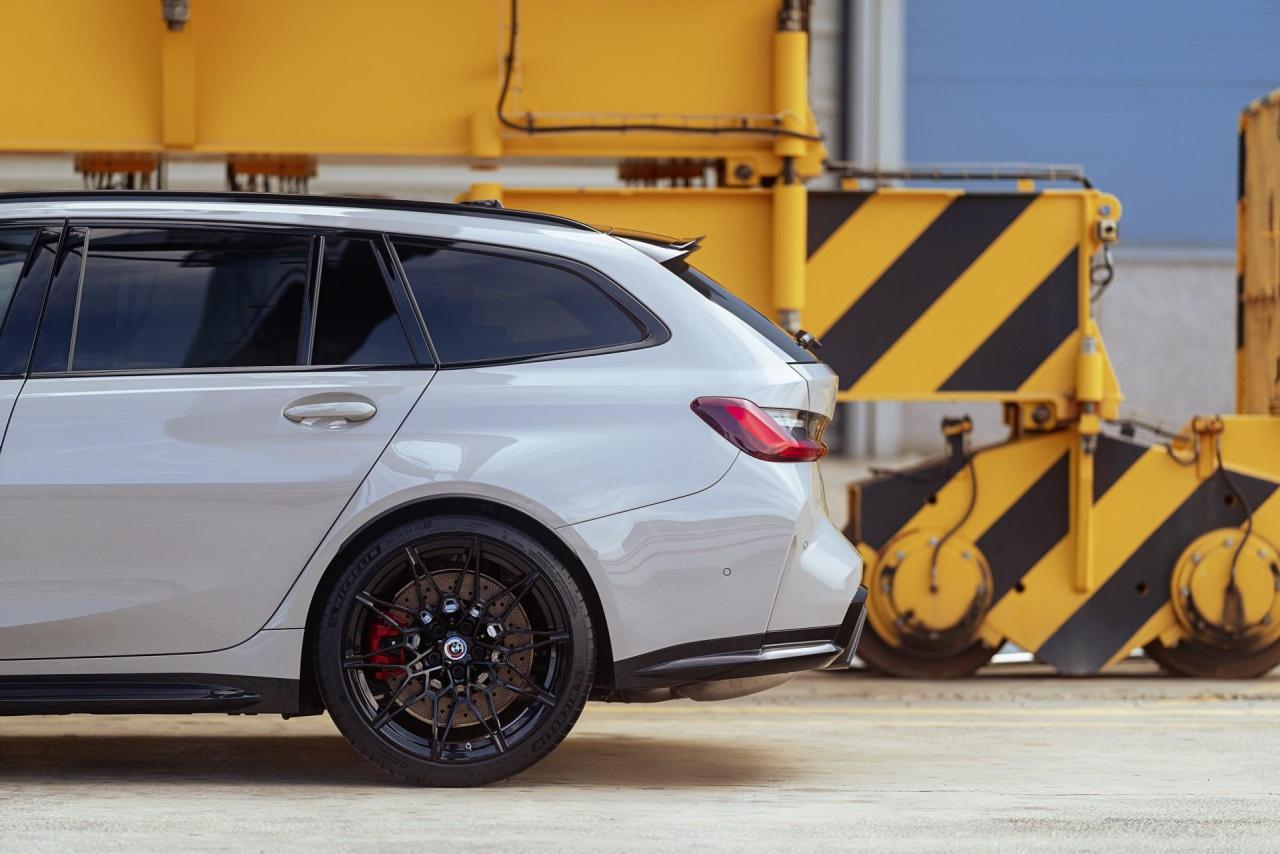 2023-BMW-M3-Touring-58.thumb.jpg.e230368437956ab1d4d45ce34f392ce5.jpg