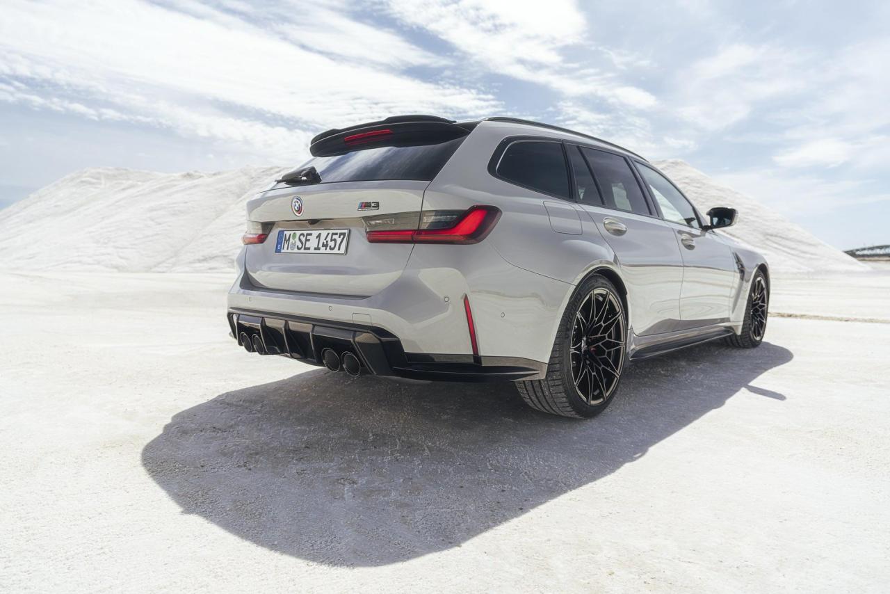 2023-BMW-M3-Touring-67.thumb.jpg.29753e816071b25cdffb3f0dde0ed269.jpg