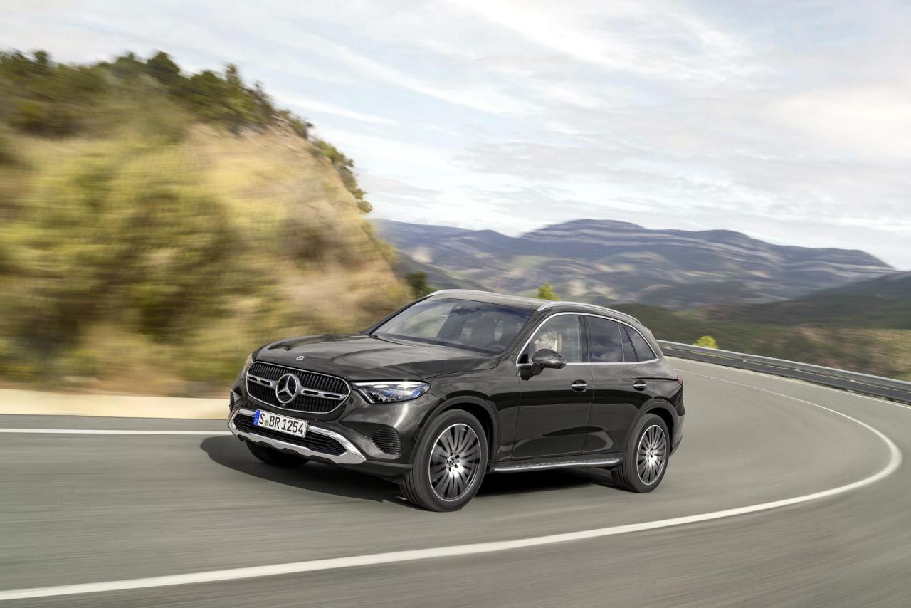 2023-Mercedes-Benz-GLC-1.thumb.jpg.00f51a4539cf251fc8de0d8bb44e2466.jpg