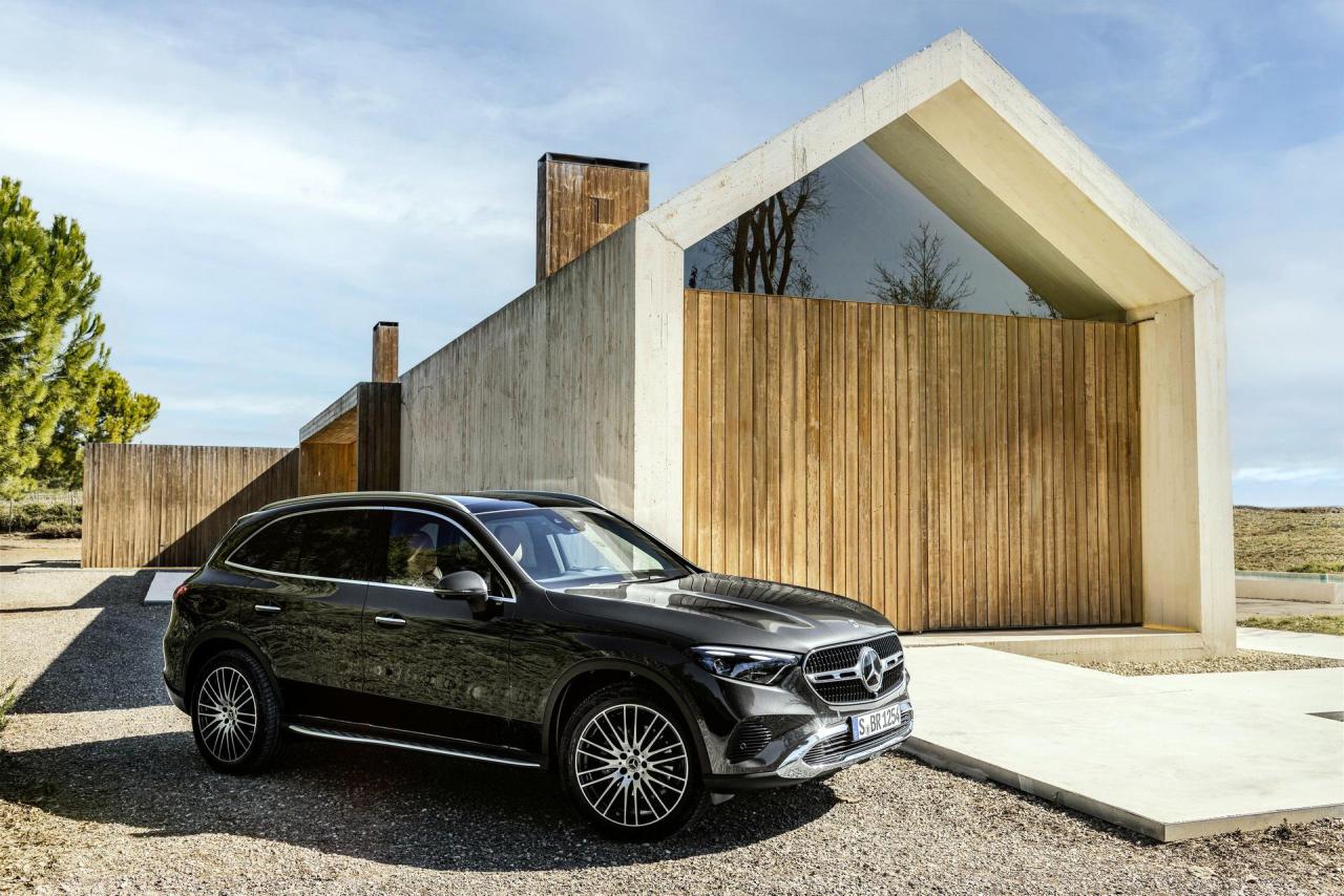 2023-Mercedes-Benz-GLC-18.thumb.jpg.eefc11f39cf7a44aa9f970aaab3ef352.jpg