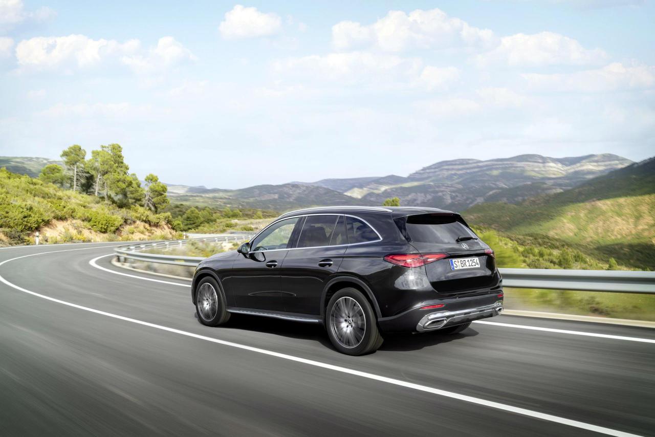 2023-Mercedes-Benz-GLC-2.thumb.jpg.65be0f797896c92d8bb0eeee78cbe573.jpg