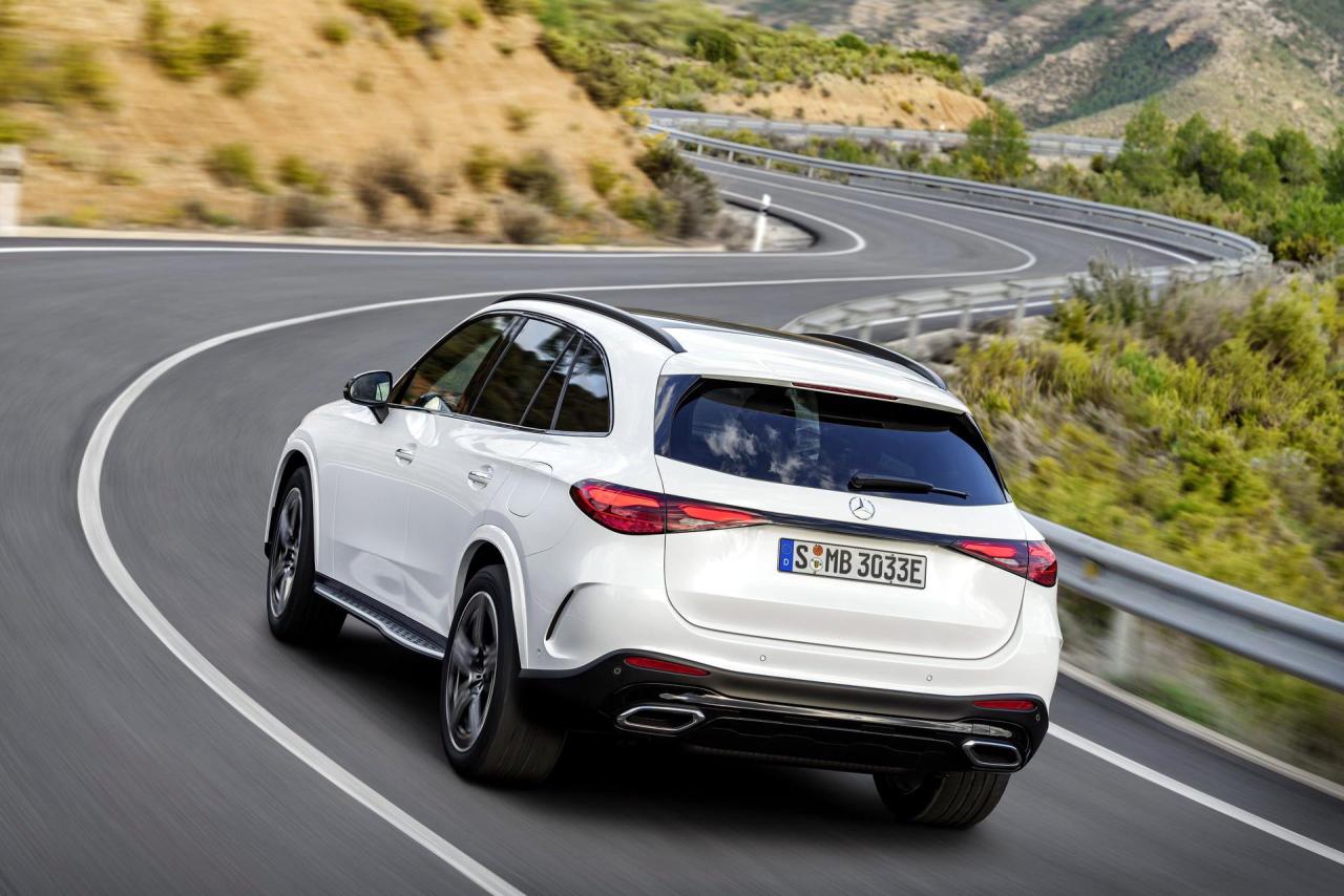 2023-Mercedes-Benz-GLC-29.thumb.jpg.d459e41c8073eb480d08e91d09278579.jpg