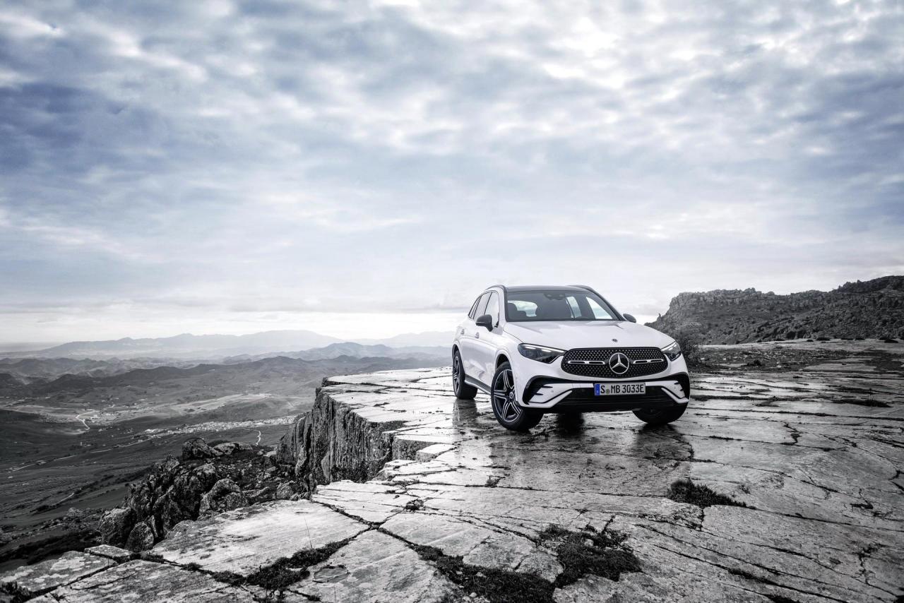 2023-Mercedes-Benz-GLC-38.thumb.jpg.9c7dfd0d6c63f916783f29eaf077d637.jpg