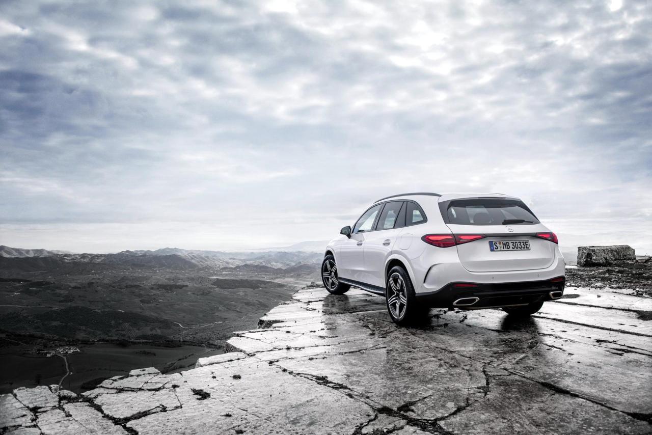 2023-Mercedes-Benz-GLC-39.thumb.jpg.421fea6e3ce950ff44b13f8cc6fd51af.jpg