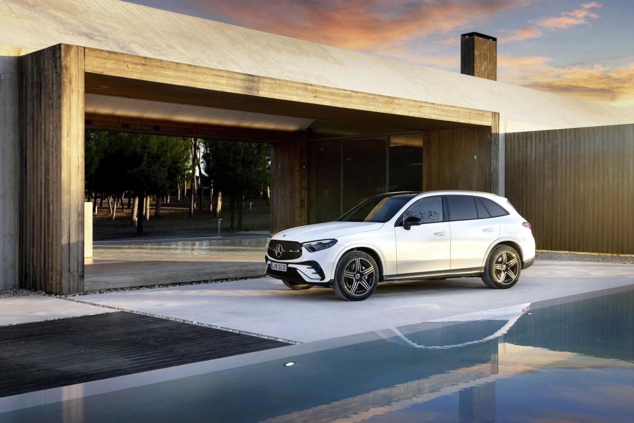 2023-Mercedes-Benz-GLC-52.thumb.jpg.4660ca4d1751bc79e994a74b69ab9185.jpg