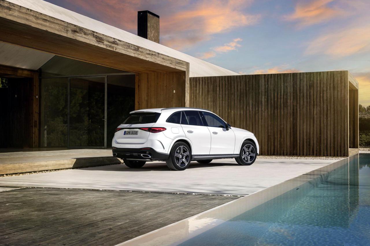 2023-Mercedes-Benz-GLC-53.thumb.jpg.773d6190635bb0265aa7435b98f6d7a5.jpg