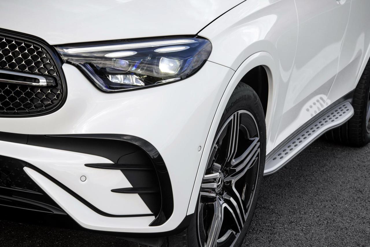 2023-Mercedes-Benz-GLC-58.thumb.jpg.4afb0139ee34d70d6e0015f907cfd8e0.jpg