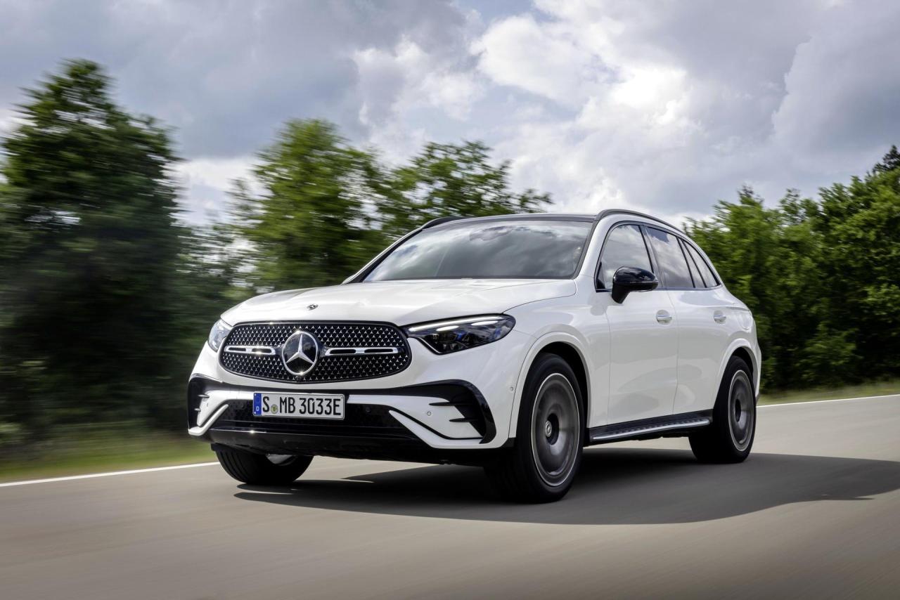2023-Mercedes-Benz-GLC-78.thumb.jpg.8ed21f335631461cd725d5abb30e5380.jpg