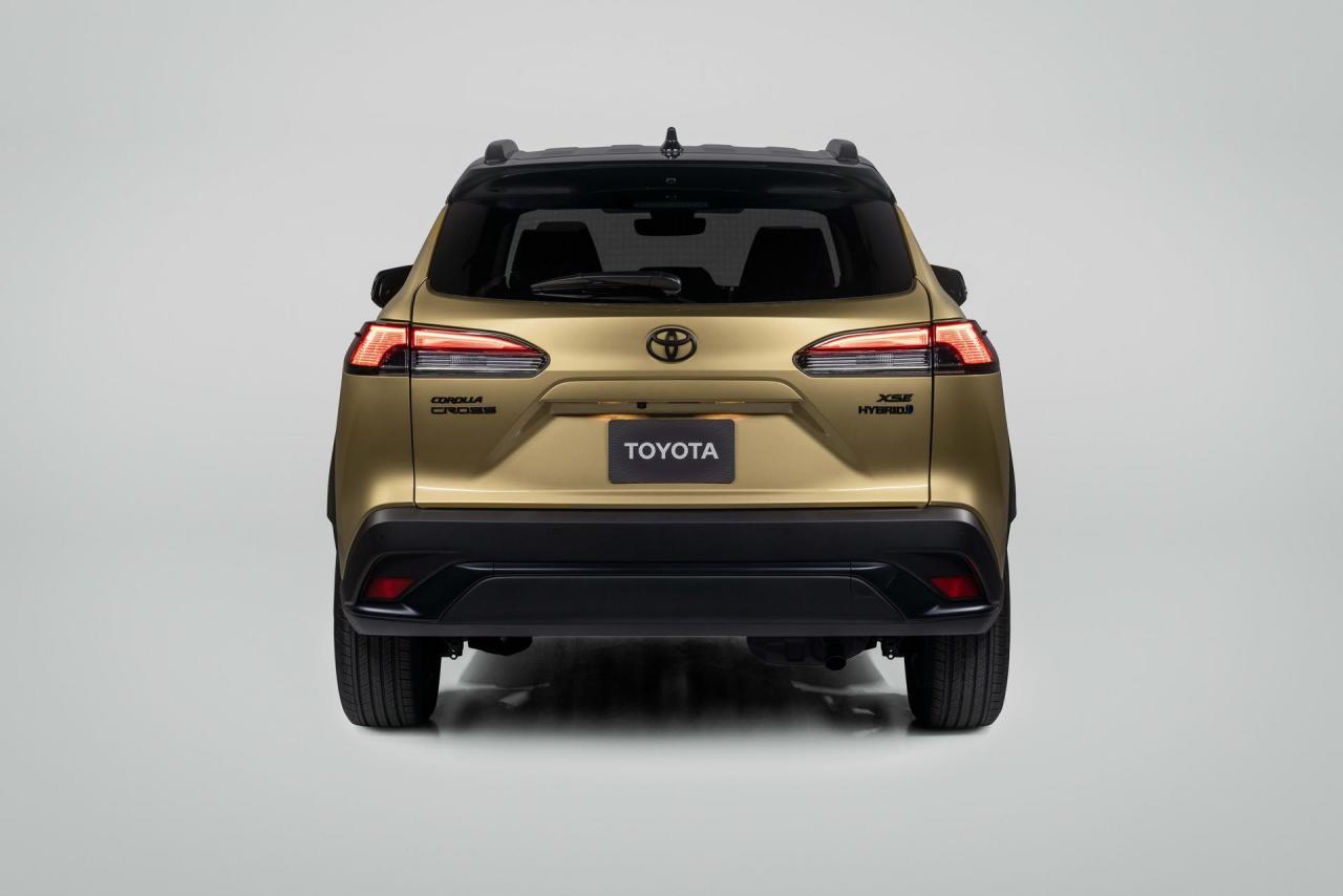 2023-Toyota-Corolla-Cross-Hybrid-5.jpg