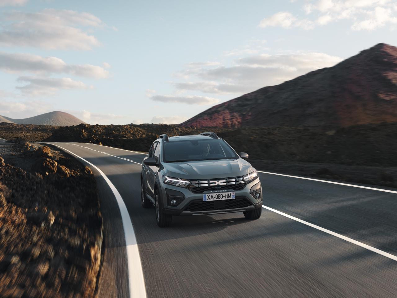 2022 - New Dacia visual identity - Dacia SANDERO STEPWAY.jpg