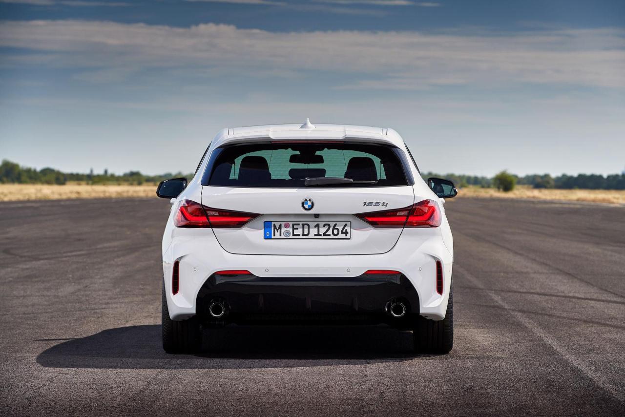 BMW-128ti-25.thumb.jpg.8d6a514886b225405bff7c87c8b9608a.jpg