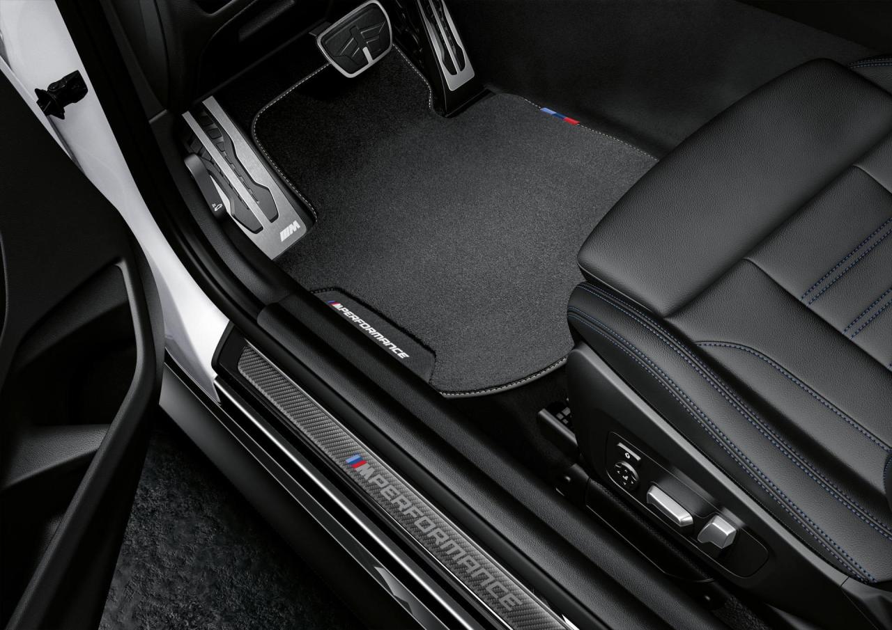 BMW-2-Series-M-Performance-20.thumb.jpg.200b50e6e4d580b7f469473c11e51b04.jpg