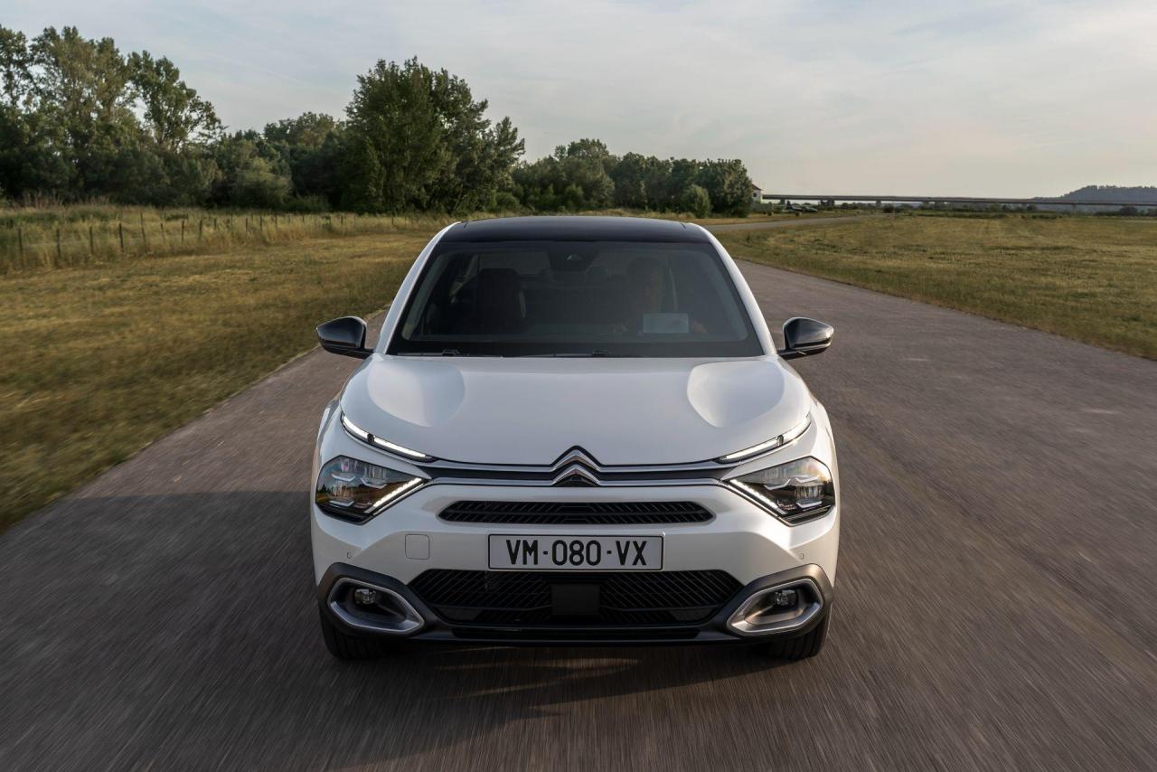 Citroen-C4-X-and-E-C4-X-29.thumb.jpg.9fa6c0a289e6ddad31fdaea8b7c6039c.jpg