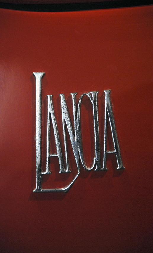 Lancia_Fulvia_Sport_S_Zagato_(1972)_-_Logo.jpg.e9f429b2b42b0018643cb9a5c76c514e.jpg