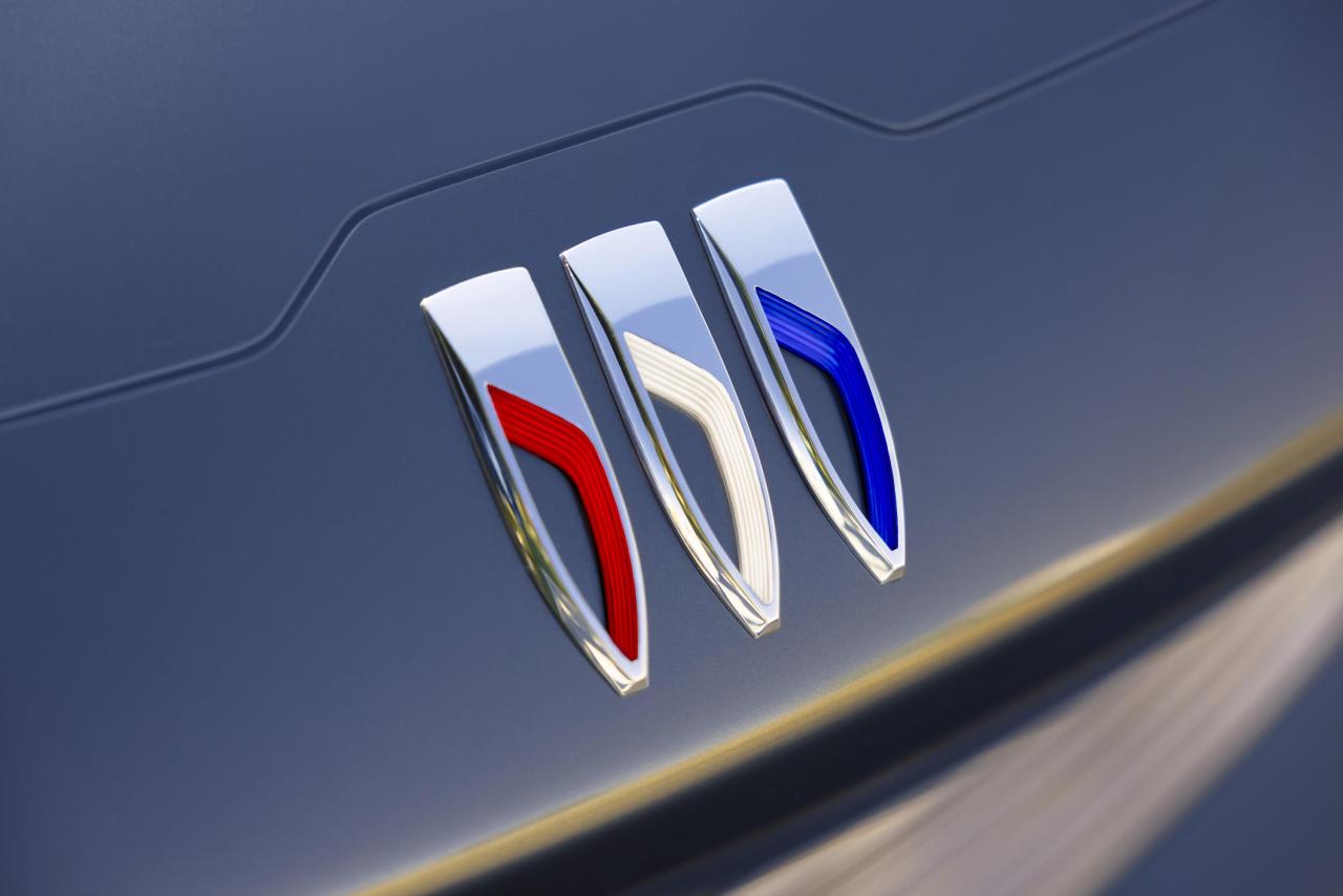 buick-wildcat-ev-concept-002.thumb.jpg.c8935ed4366f7d51c645c509ca0e565d.jpg