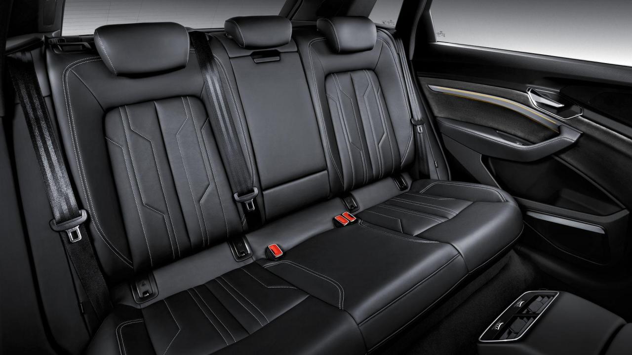 dd84fee8-audi-e-tron-suv-22.thumb.jpg.d91dffb048e0d57e37057e17fed60759.jpg