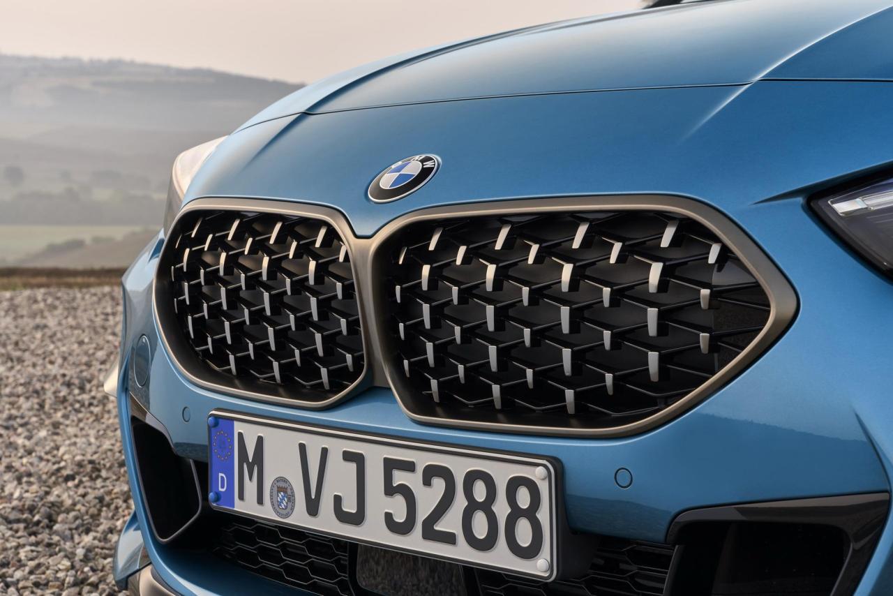 e6f8a290-2020-bmw-2-series-gran-coupe-228-m235i-52.thumb.jpg.444701525e36a88bfc4b3b3a36c581a8.jpg
