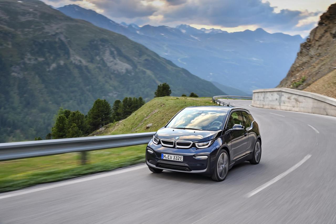 ed2bd7ec-2018-bmw-i3-18.thumb.jpg.821f8f73a7686bf7e2aaa9e33499a685.jpg