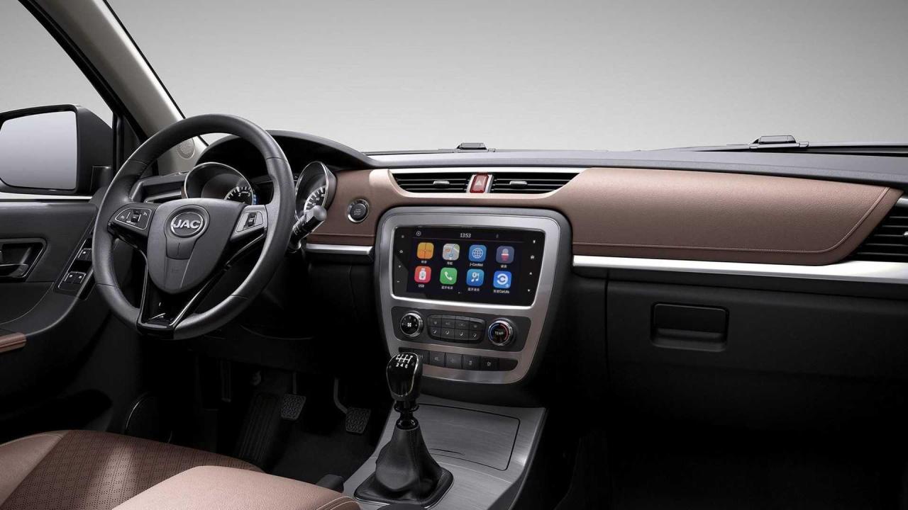 jac-shuailing-t8---interni.thumb.jpg.08ec8fdb46aa5de8ca16b0c9bed152db.jpg