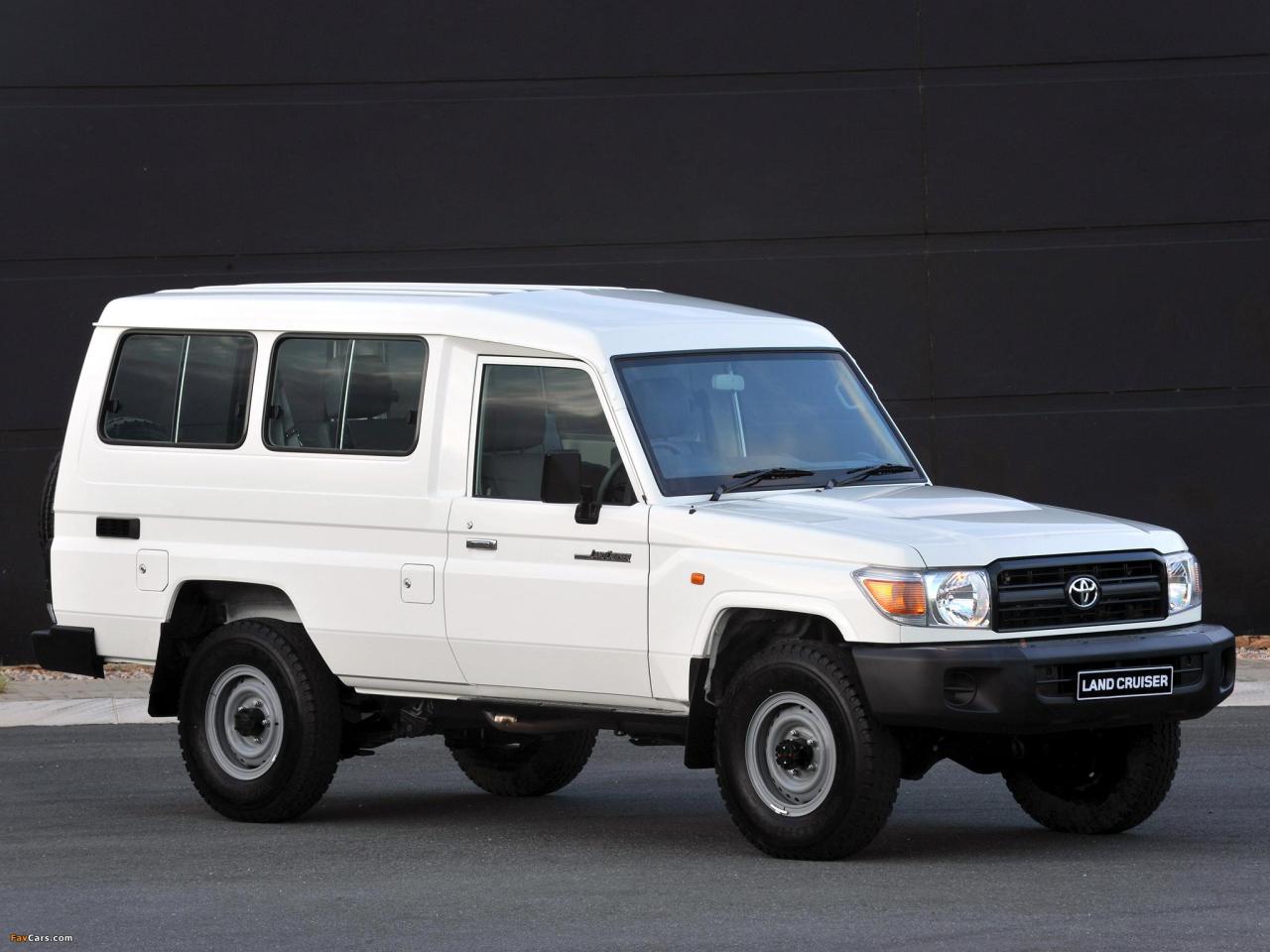 toyota_land_cruiser_2010_images_1.thumb.jpg.cee887438126e4c5a7995427f14cc2fd.jpg