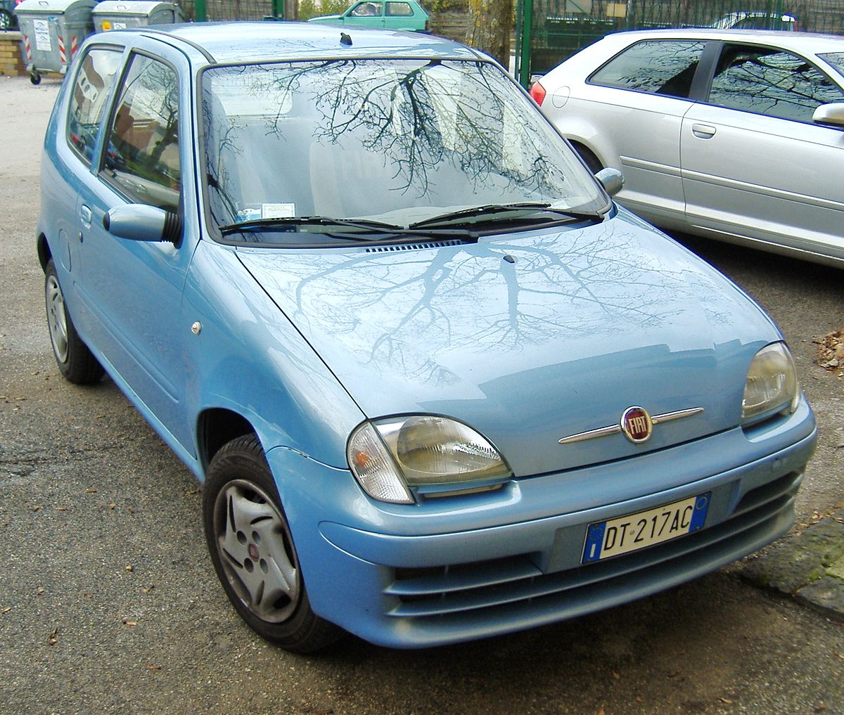 1200px-Fiat_600_Active_2010.jpeg.c2f3634121bda1c64dc2a12a584ac2cf.jpeg