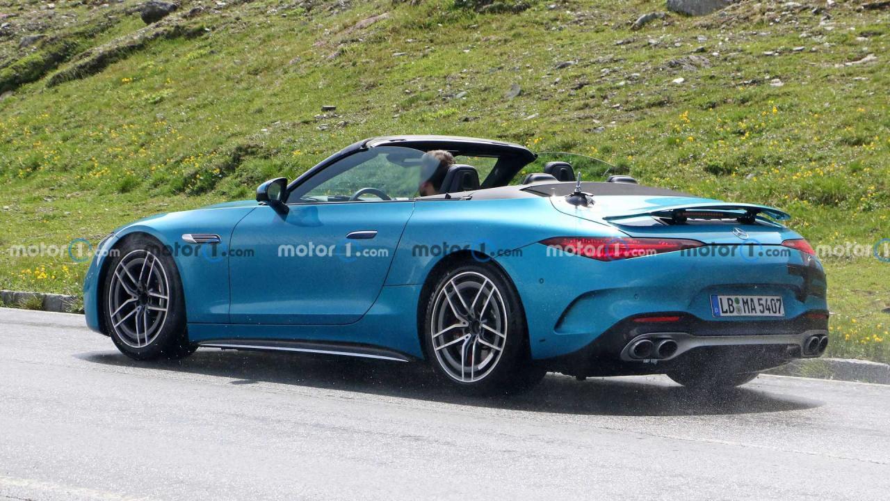 mercedes-amg-sl-53-phev-spy-photos (2).jpg