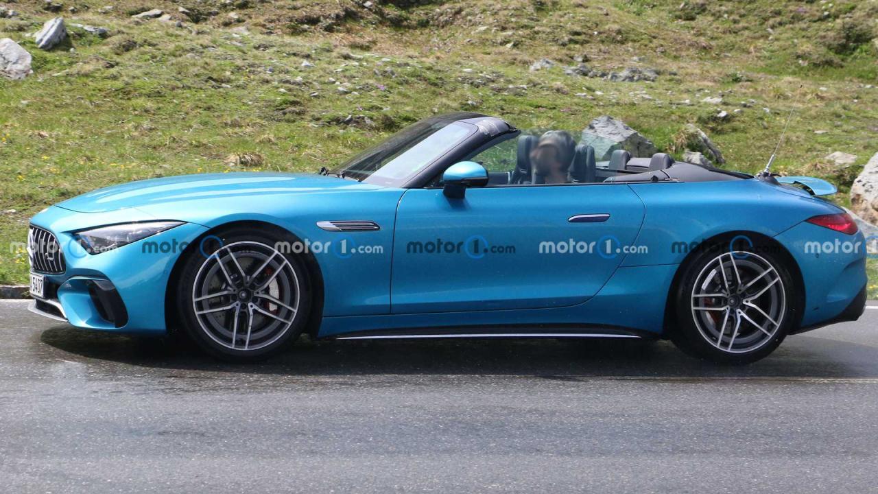 mercedes-amg-sl-53-phev-spy-photos (1).jpg