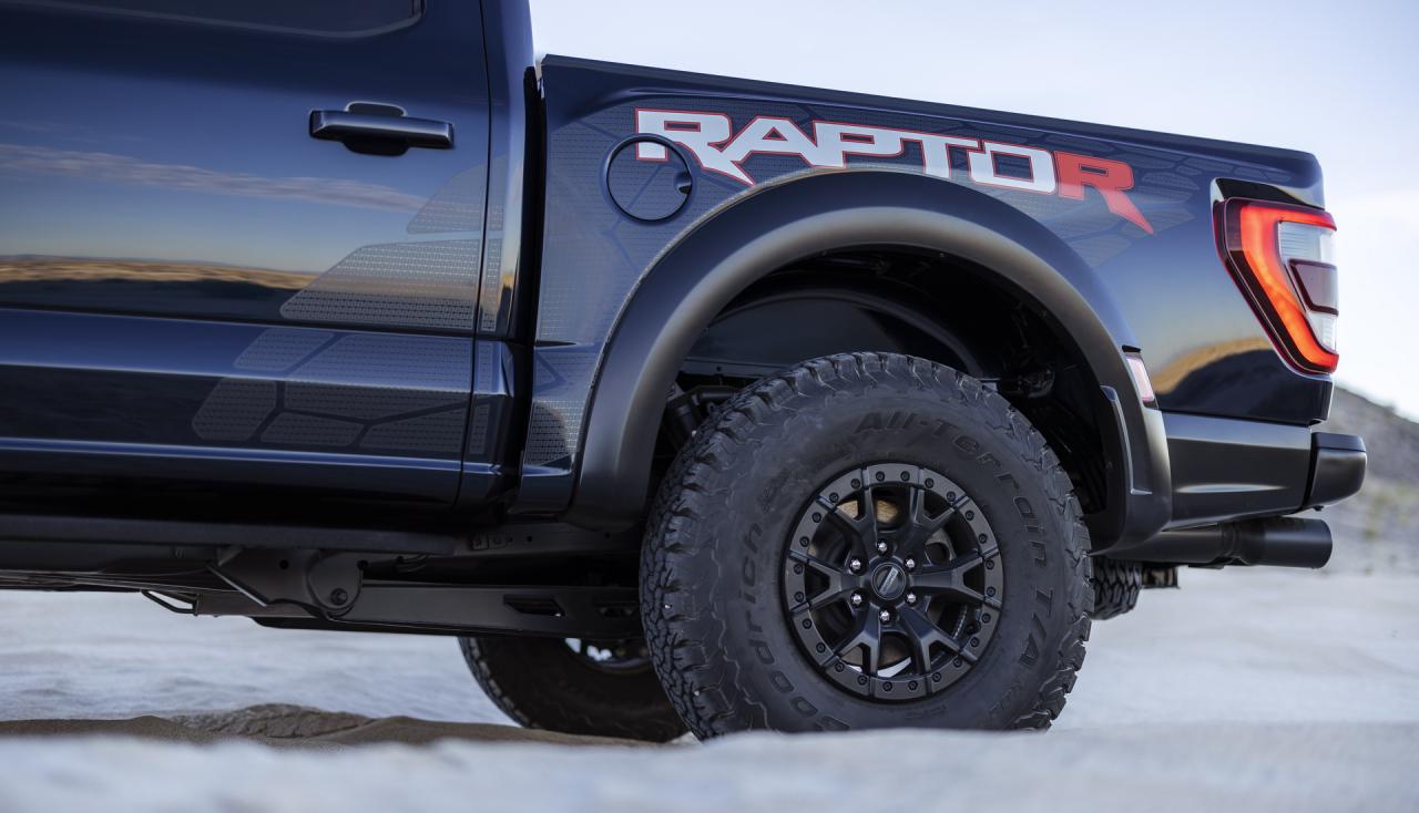 2023-Ford-Raptor-R-10.thumb.jpg.5abd11e00f66b8a6aca9171ce91bd478.jpg