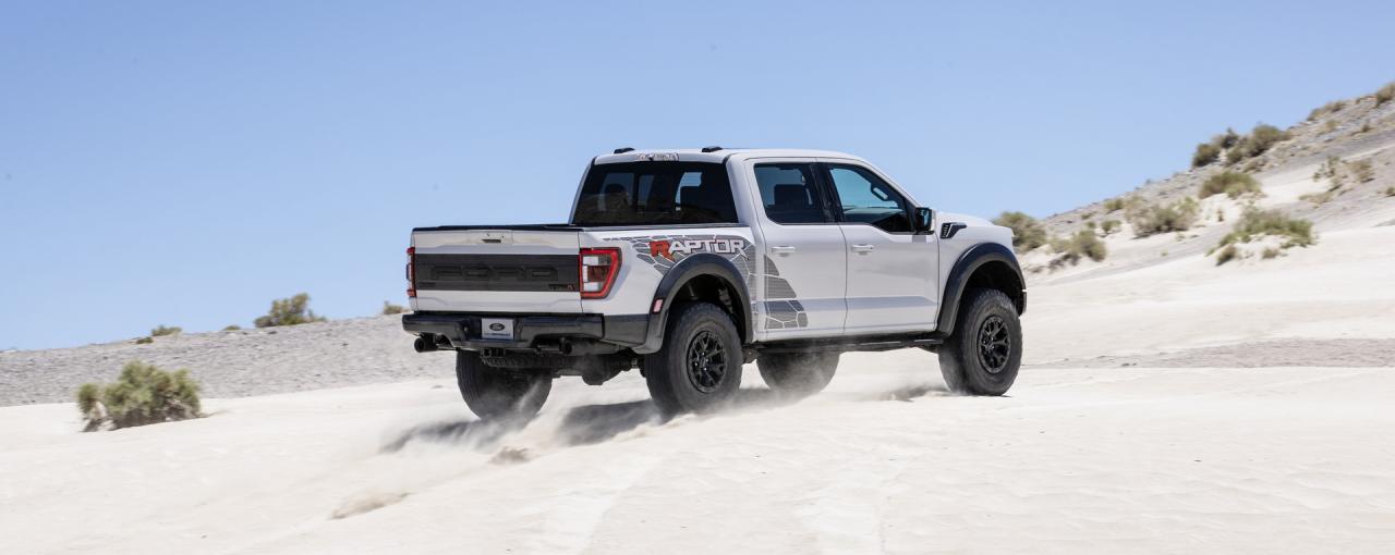 2023-Ford-Raptor-R-19.thumb.jpg.0cd2d30864b7e7baf8c426497e55fa96.jpg