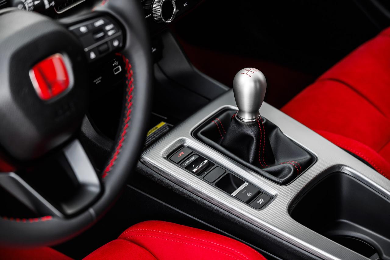 2023-Honda-Civic-Type-R-00014.thumb.jpg.0946e216b3ba18edf32bdf4fc9b91e4c.jpg